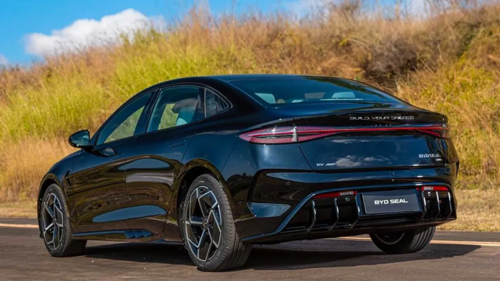 BYD Seal: 530 km de autonomia e o impacto em 2026.
