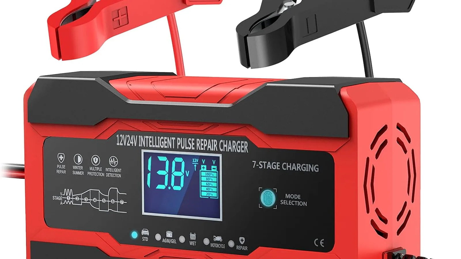 Carregador inteligente de bateria com display digital em uso doméstico