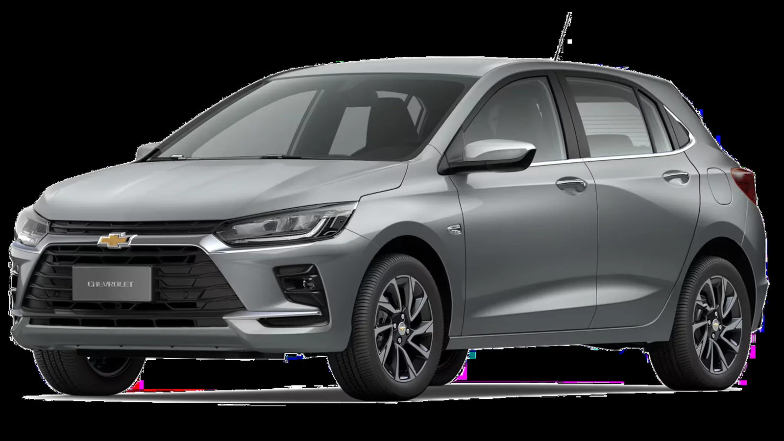 Chevrolet Onix branco compacto vista frontal 3/4 em ambiente urbano