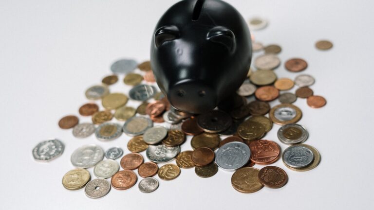 Dólar a R$ 5,03: Entenda o impacto da queda em sua carteira