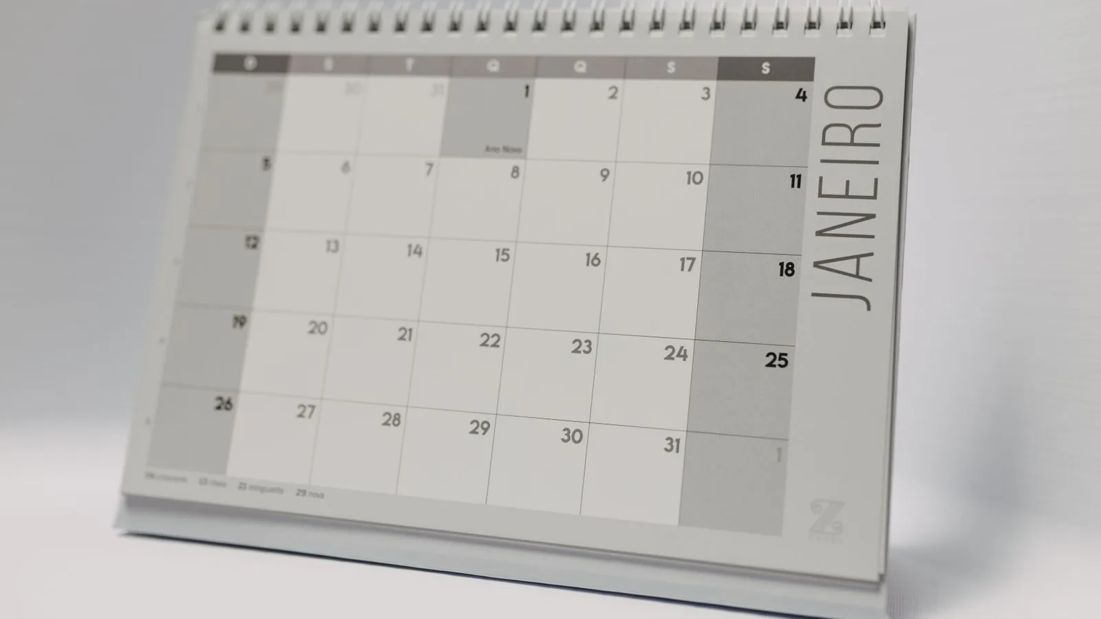 Minimalist desk calendar displaying the month of January with clean design.