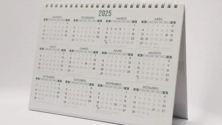 Feriados de julho 2026: lista oficial, pontos facultativos e o que abre e fecha