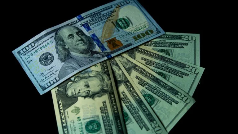 As 7 melhores contas em dólar para brasileiros em 2026