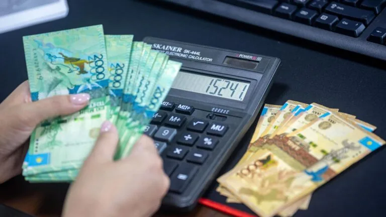 Quanto Custa Antecipar o Saque-Aniversario do FGTS em 2026: Simulacao Real com R$ 5.000, R$ 10.000 e R$ 20