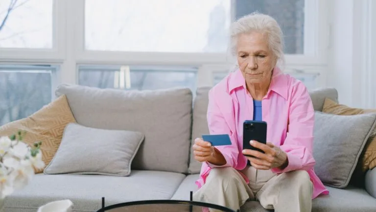 Cartão Consignado INSS sem Biometria em 2026: 7 Bancos e Como Pedir