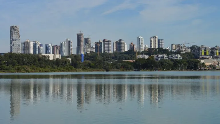 Detran PR 2026: Guia Completo de Serviços, CNH, IPVA e Licenciamento no Paraná
