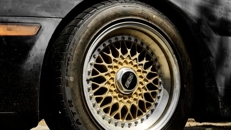 Seguro Auto para Carro com Rodas de Aro Maior (17, 18, 20) Modificadas